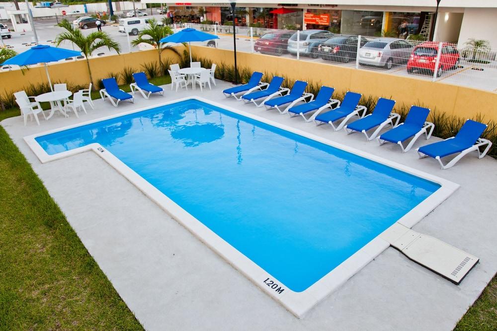 City Express By Marriott Paraiso Exterior photo