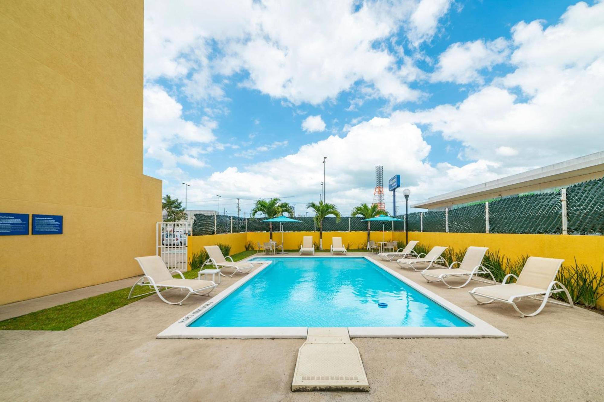City Express By Marriott Paraiso Exterior photo